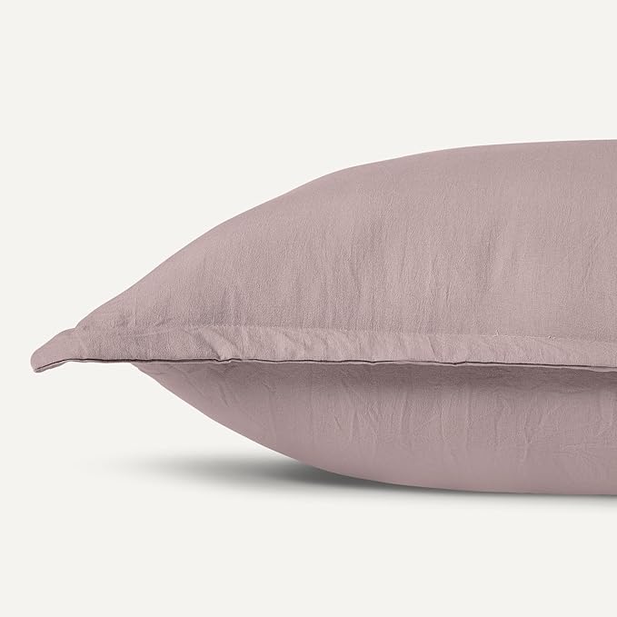 Amazon Basics Brushed Microfiber Comforter Set, Extra Soft with Natural Texture, 3-Piece, Queen/Full, Purple