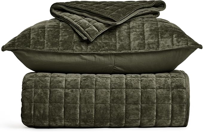 RECYCO Luxury Velvet Quilt Set, California King 118'' x 106'' Oversized Bedspread, Ultra Soft Velvet Comforter, Lightweight Box Stitch Bedding Sets for All Season, with 2 Shams, Olive Green