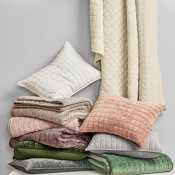 RECYCO Luxury Velvet Quilt Set, California King 118'' x 106'' Oversized Bedspread, Ultra Soft Velvet Comforter, Lightweight Box Stitch Bedding Sets for All Season, with 2 Shams, Beige