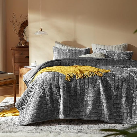 LEAONME Velvet Quilt King Size-98''x106'', Lightweight Grey Velvet Comforter Set with 2 Pillow Shams, Soft Bedspread Coverlet Quilted Bedding Set for All Season